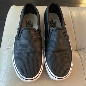 BLACK VANS